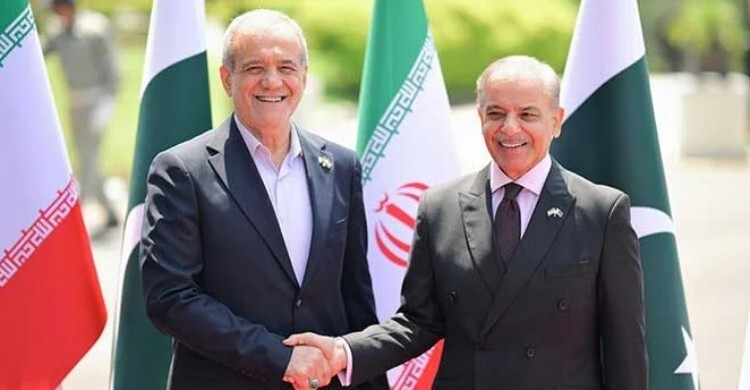 ইরানের প্রেসিডেন্টকে ব্রিফ করলেন পাকিস্তানের প্রধানমন্ত্রী