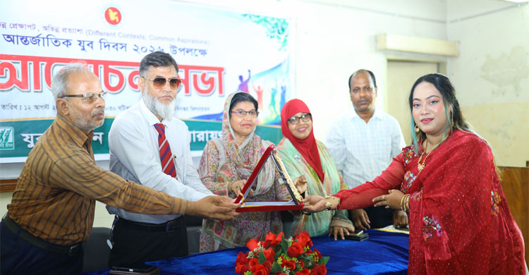 সফল আত্মকর্মীর পুরস্কার পেলেন অগ্রগামী নারী নুসরাত হোসেন নিশু